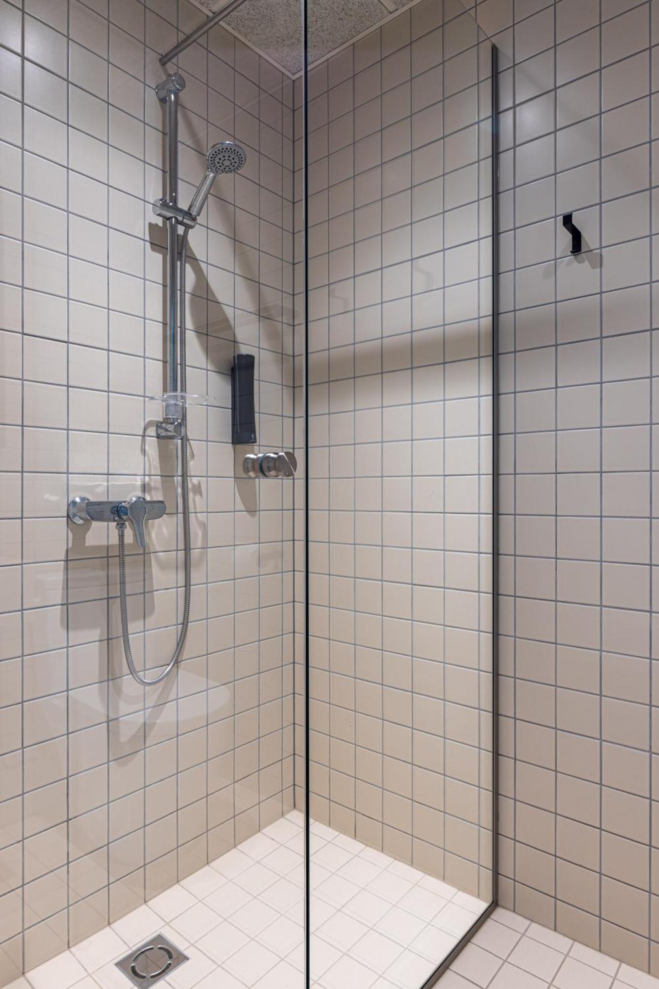 Hugo Apartment Hotel Тарту Екстериор снимка